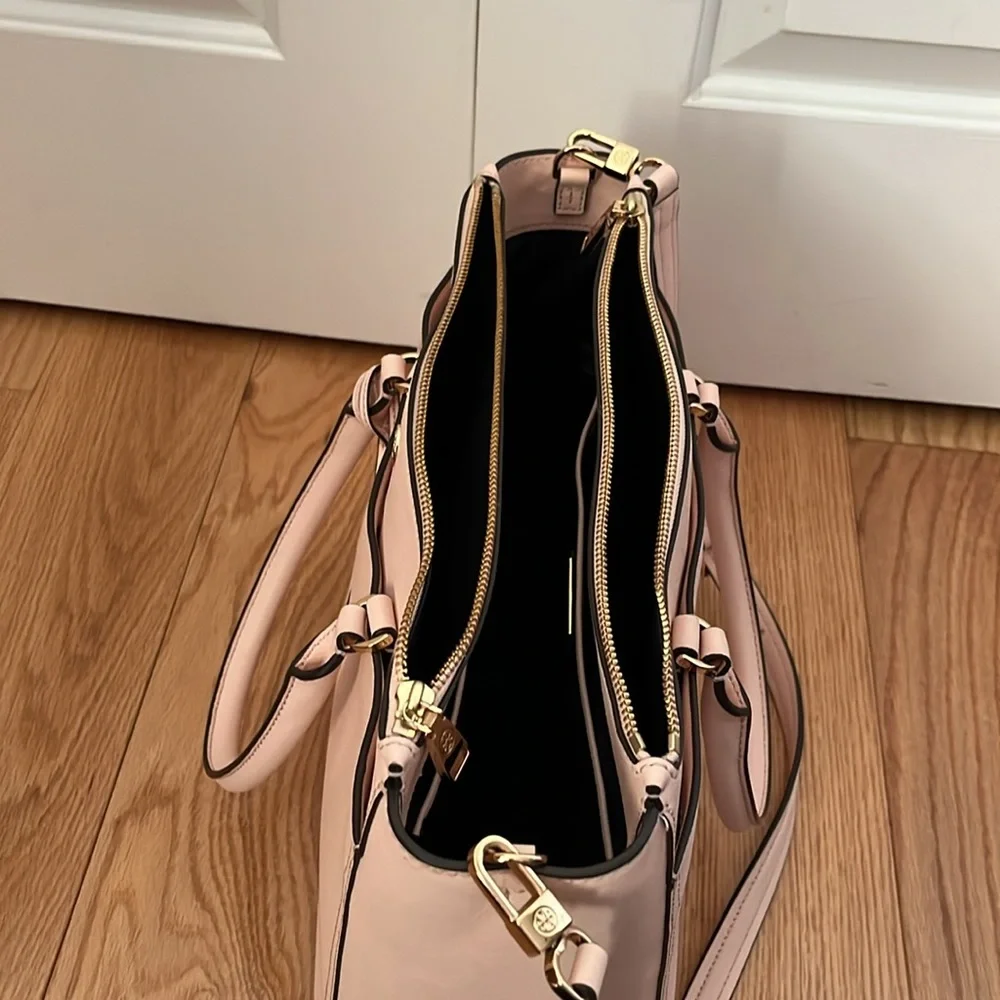 NWOT Tory Burch Saffiano Leather Pink Robinson double zip tote bag - Picture 12 of 16